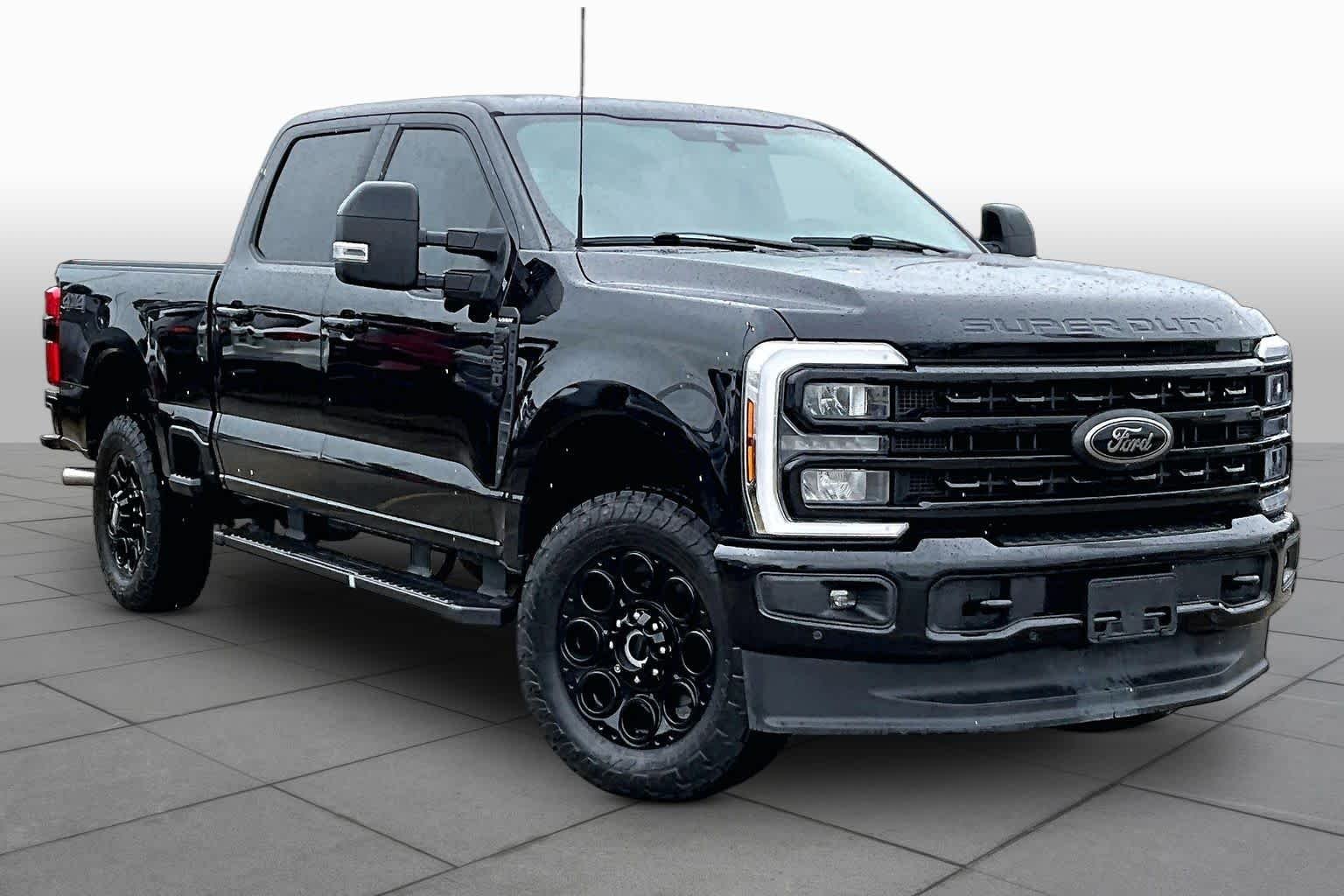 Used 2024 Agate Black Metallic Ford LARIAT image 3