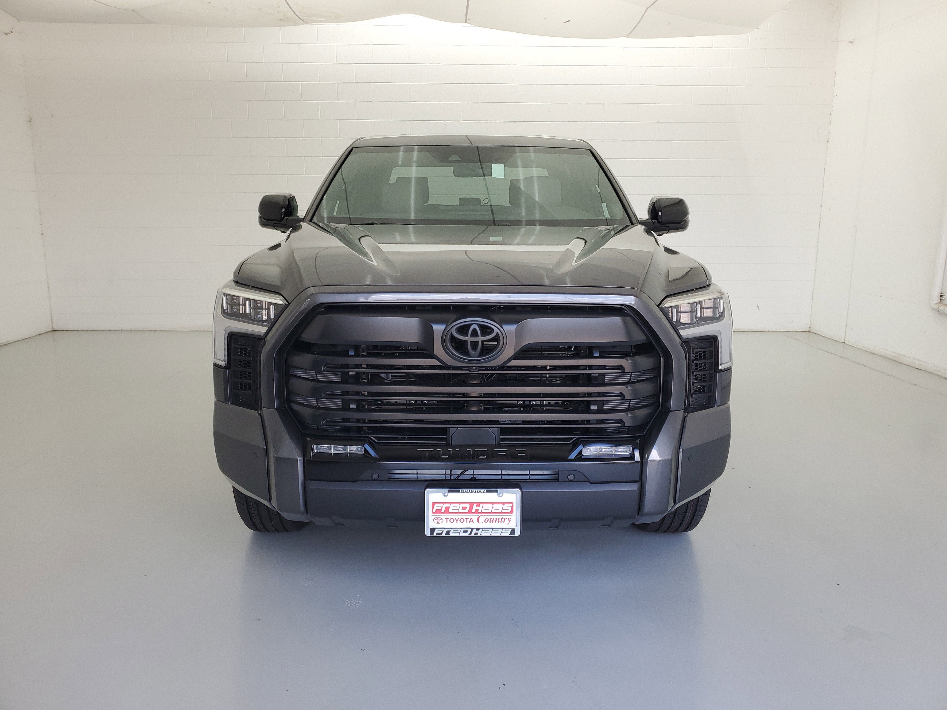 New 2026 Magnetic Gray Metallic Toyota Tundra Limited image 3