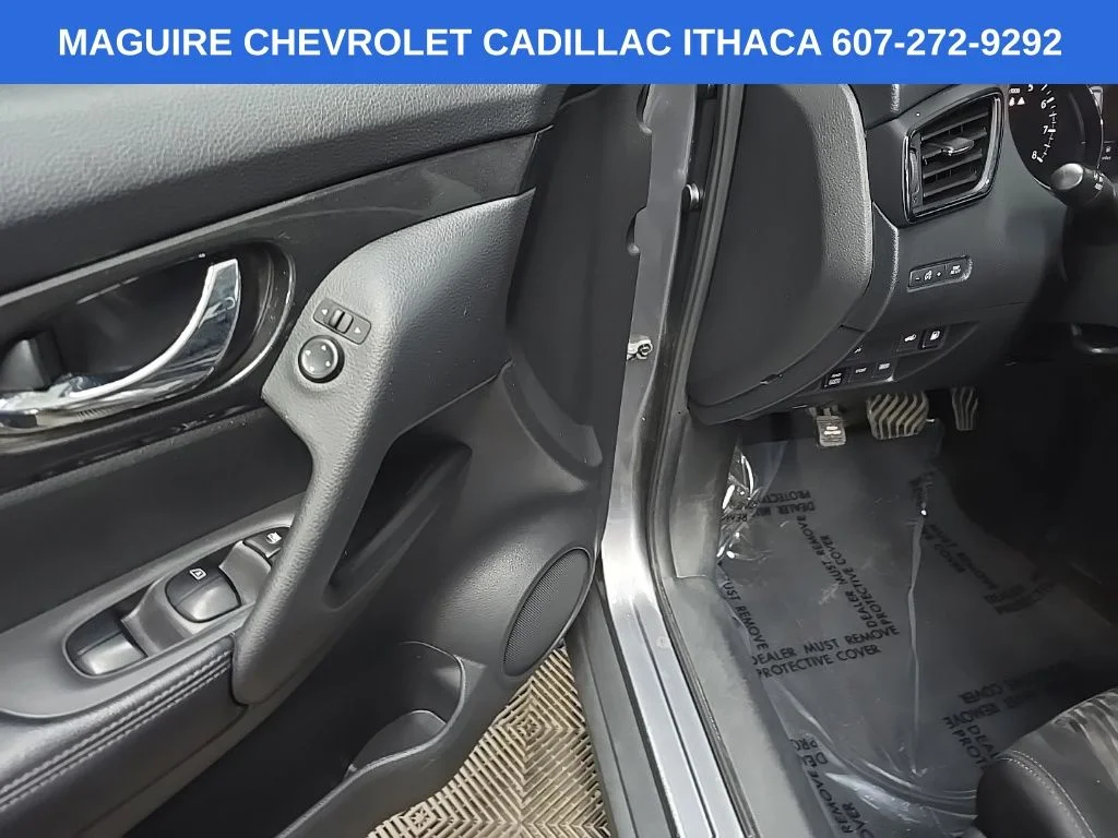 Used 2018 Gray Nissan SV image 27