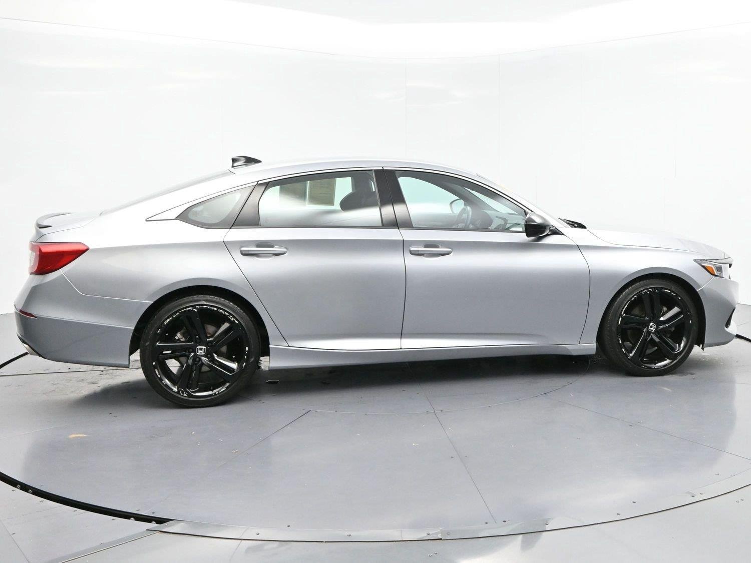 Used 2022 Lunar Silver Metallic Honda Sport image 8