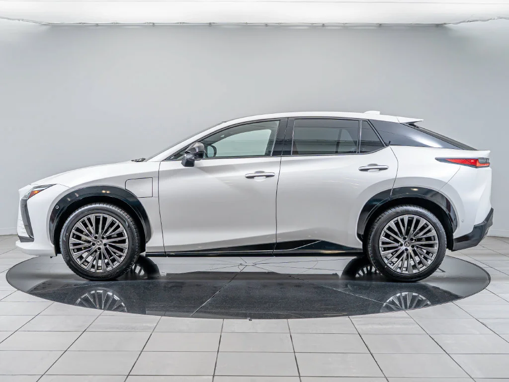 Used 2023 EMINENT WHITE PEARL Lexus 450e Luxury image 5