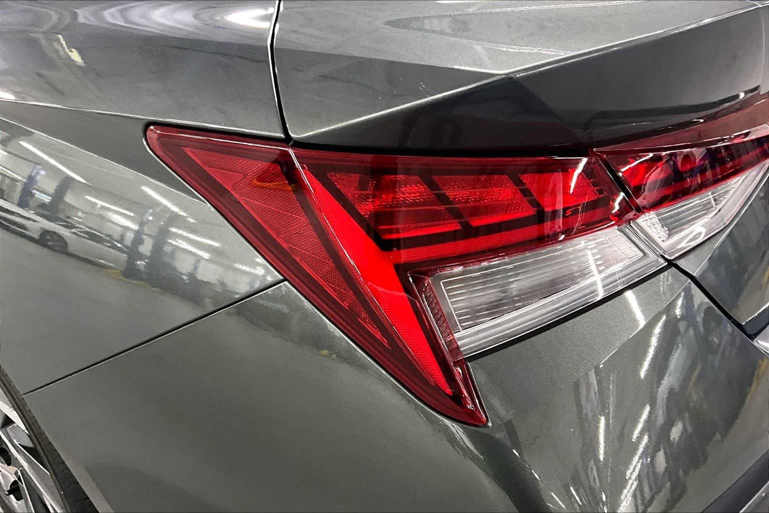 Used 2024 Amazon Gray Hyundai Limited image 29