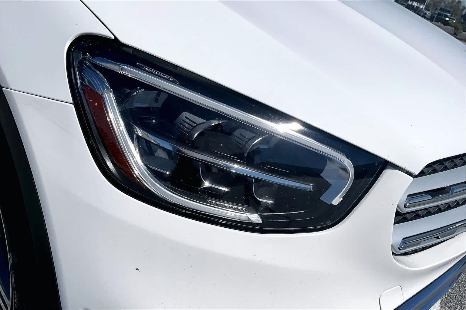 Used 2021 Polar White Mercedes-Benz GLC 300 image 28