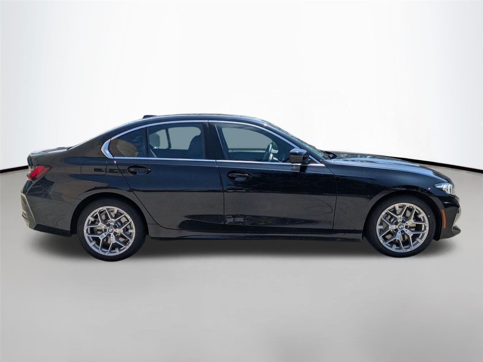 Used 2025  BMW 330i image 4