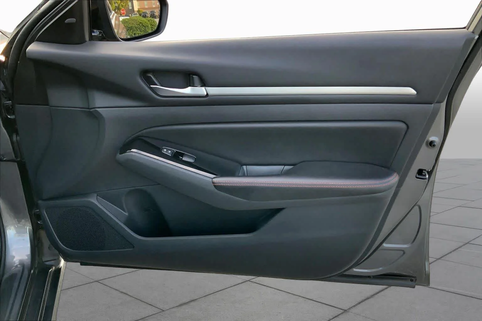 Used 2024 Gun Metallic Nissan 2.5 SR image 21
