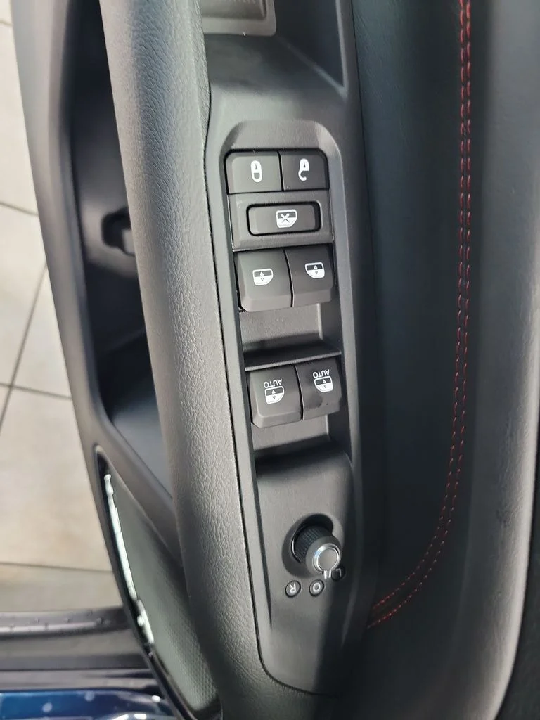 New 2026 Fathom Blue Pearl-Coat Exterior Paint Jeep Trailhawk image 12