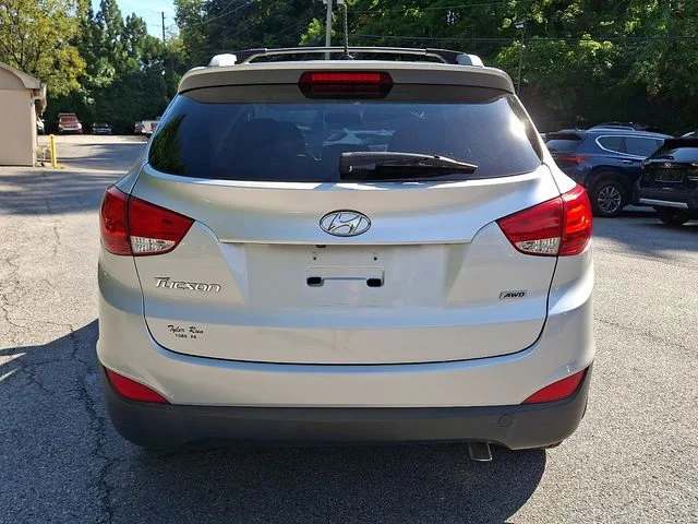 Used 2015 Silver Hyundai SE image 10