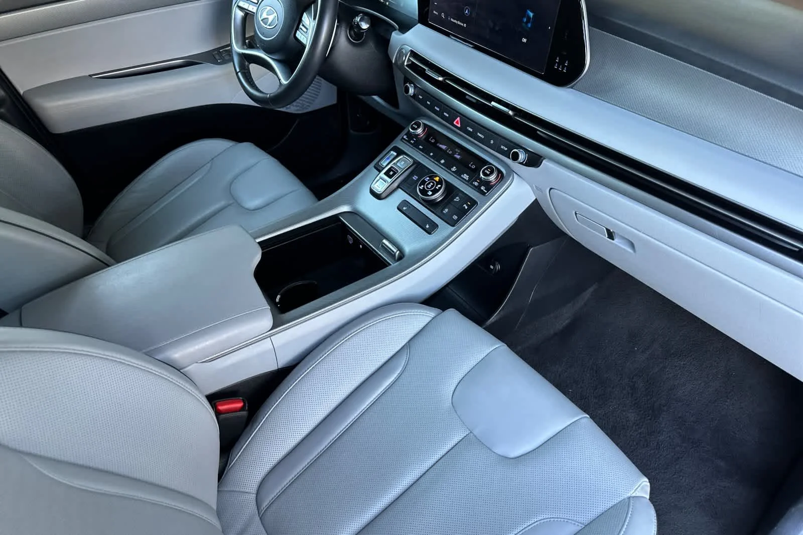 Certified Used 2025 Hyper White Hyundai SEL image 17