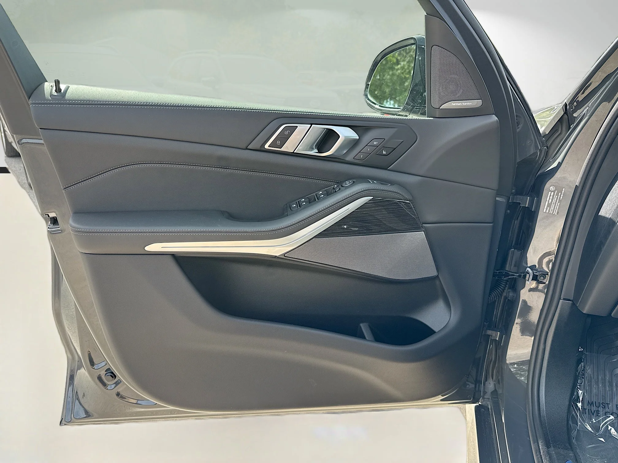 New 2026 Dravit Grey Metallic BMW sDrive40i image 23