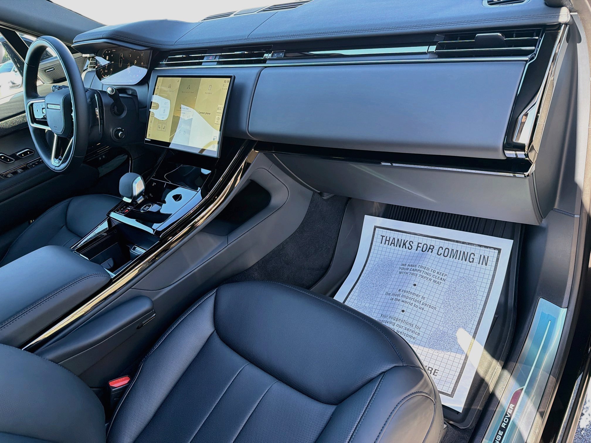 New 2027 Santorini Black LAND ROVER SE P360 image 14