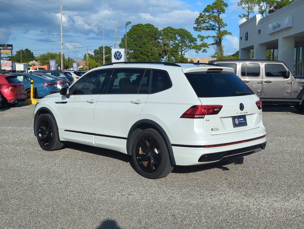 Used 2024 White Volkswagen 2.0T SE R-Line Black image 5