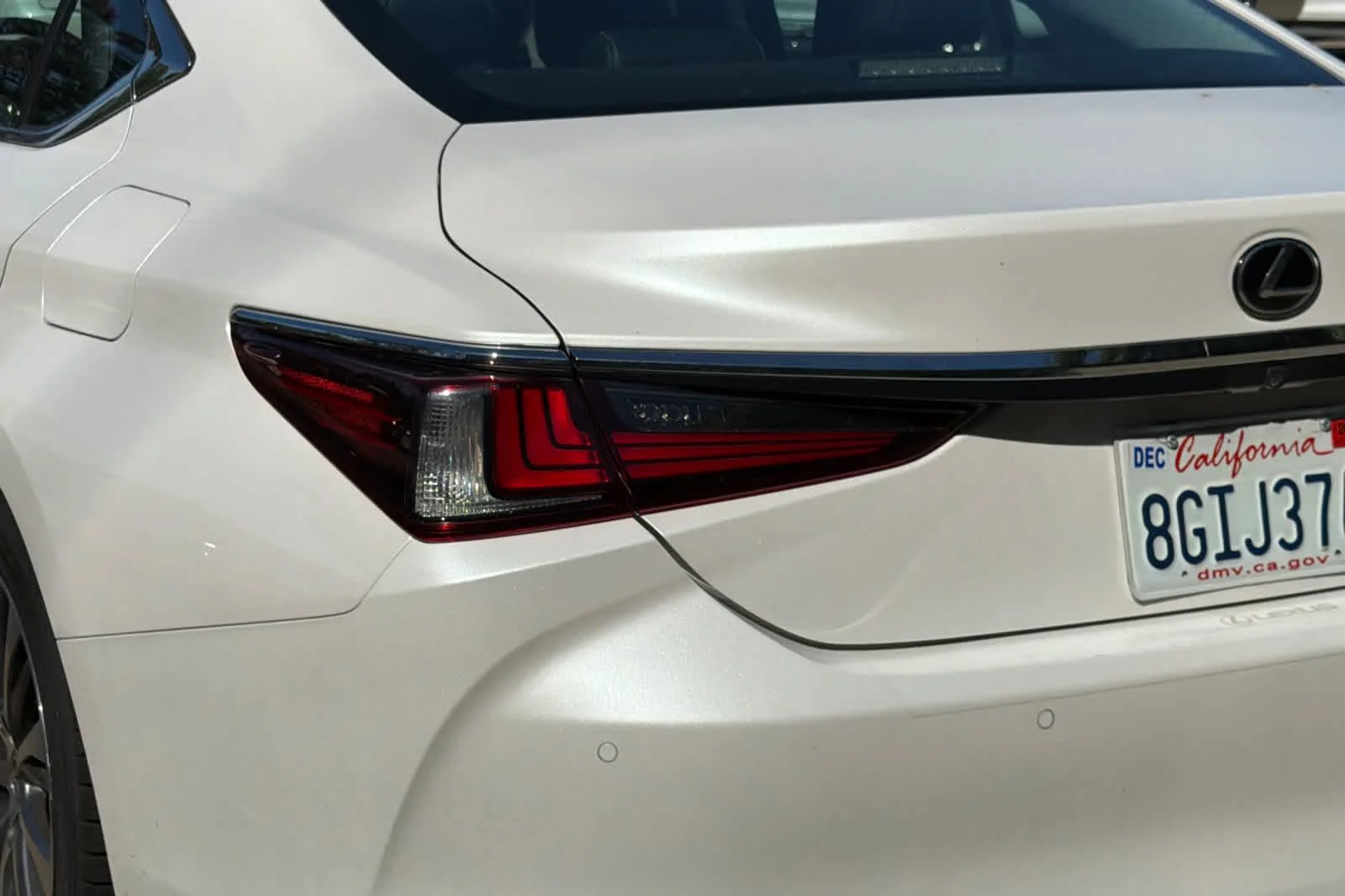 Used 2019 Eminent White Pearl Lexus  image 15