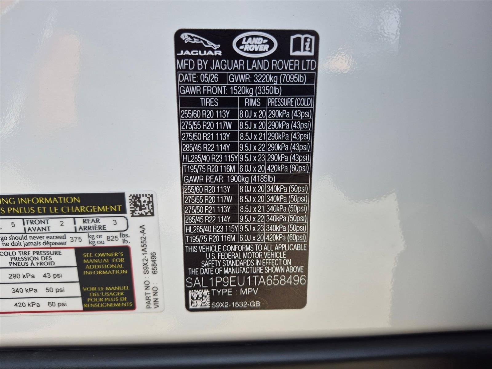 New 2026 Fuji White Land Rover SE image 15