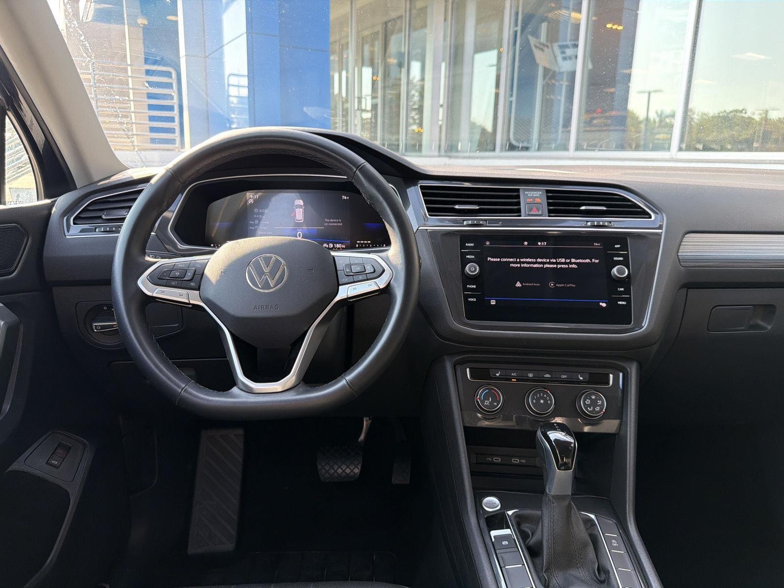 Used 2024 Pure White Volkswagen SE image 17
