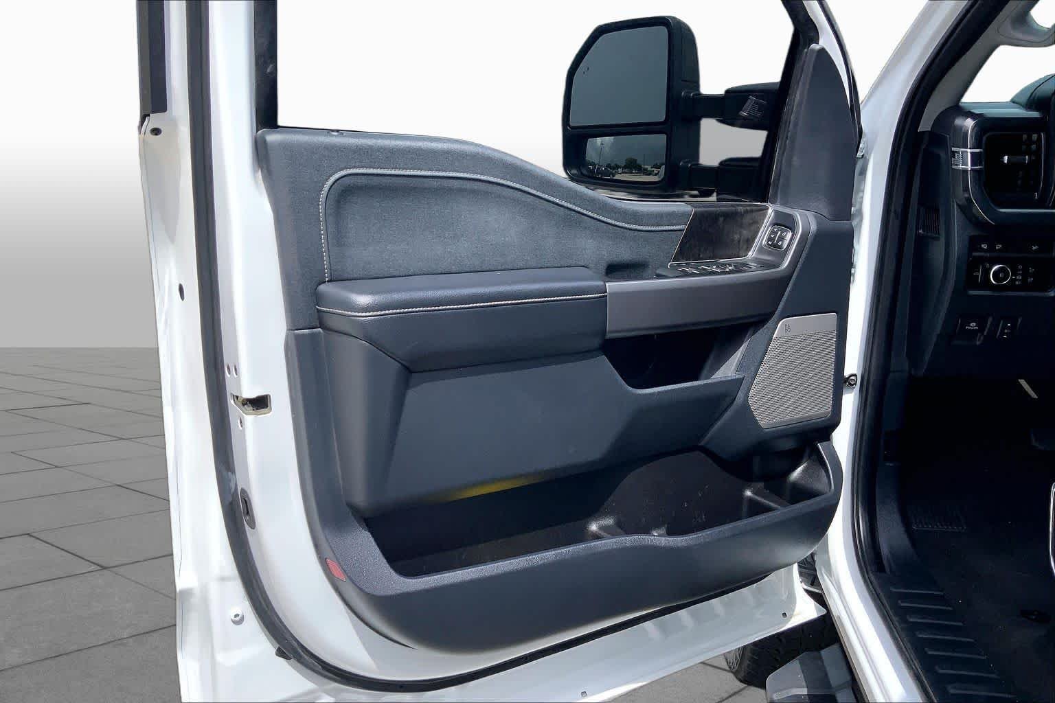 Used 2024 Oxford White Ford LARIAT image 21