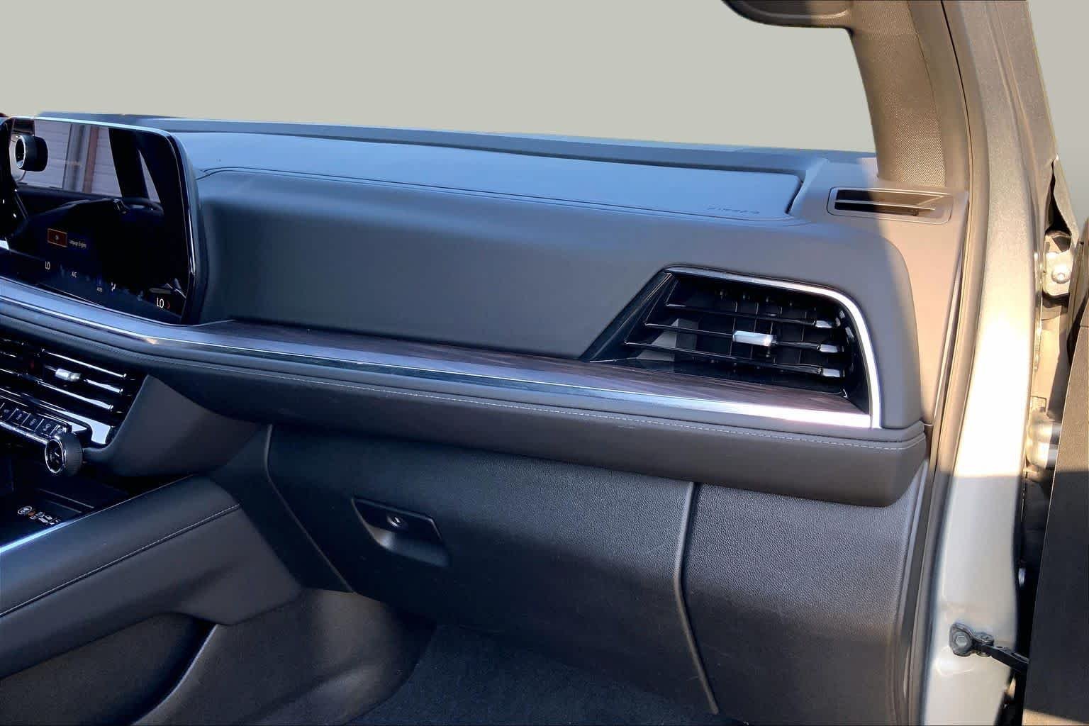 Used 2025 Sterling Gray Metallic Chevrolet LT image 18