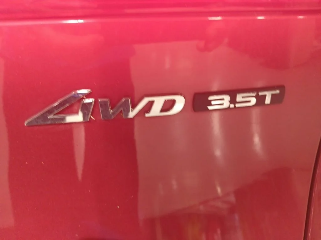 Used 2022 Red Genesis 3.5T Sport image 9
