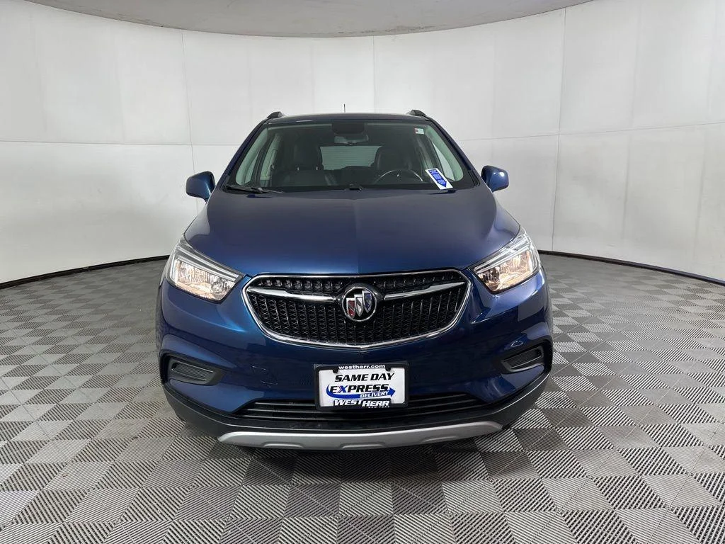 Used 2020 Azure Buick Preferred image 19