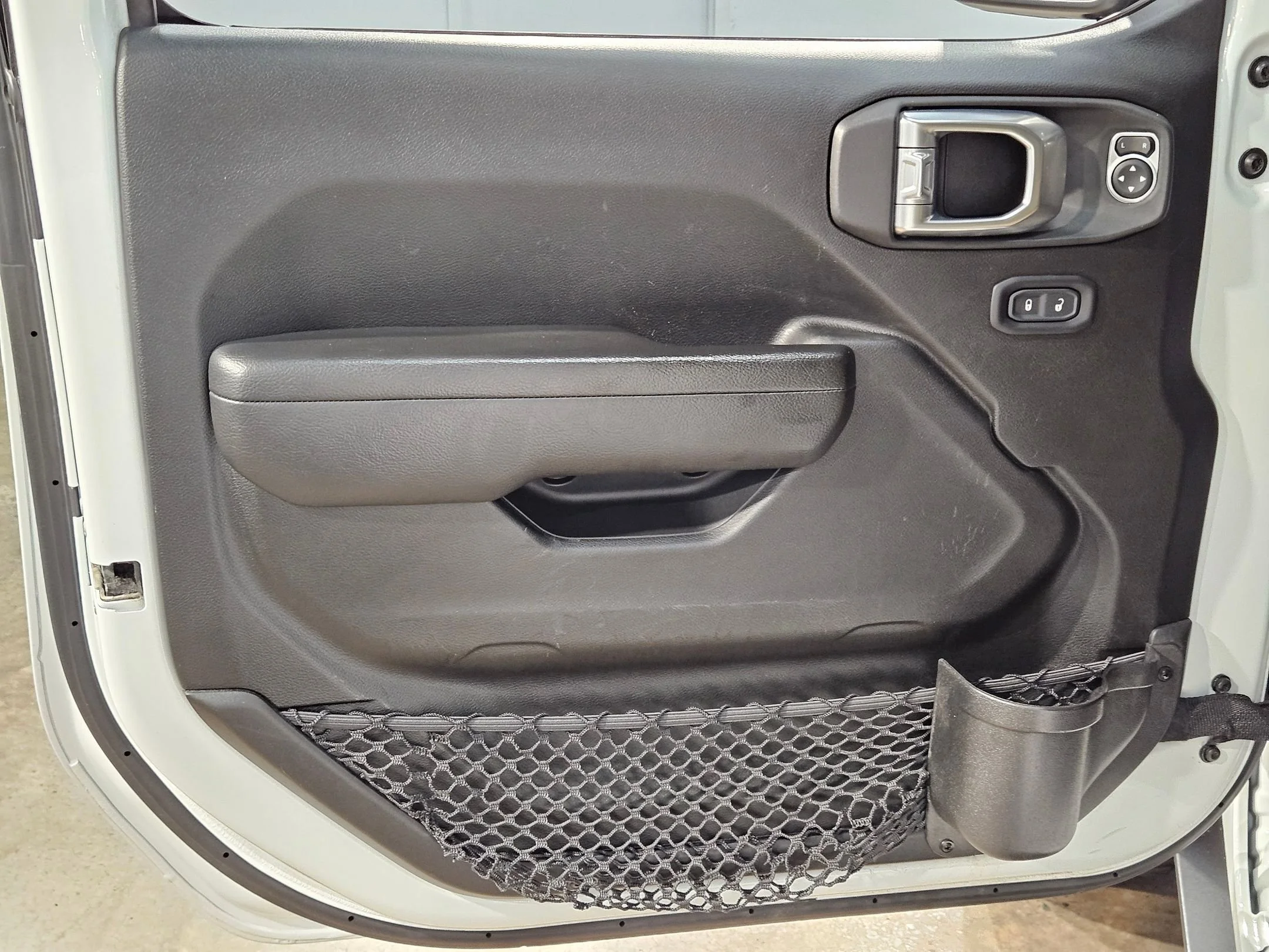Used 2023 Bright White Clearcoat Jeep Sport S image 20