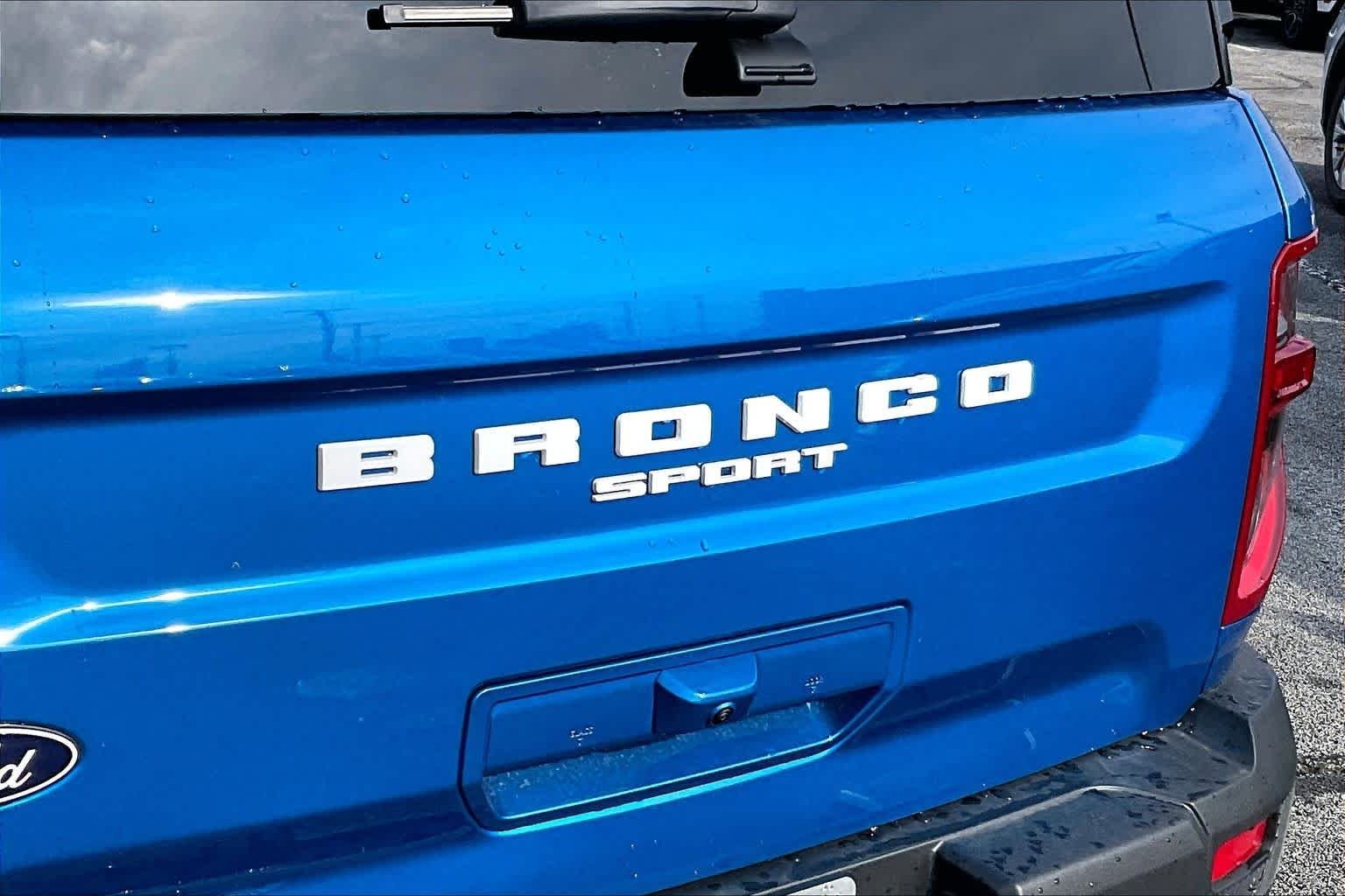 New 2026 Velocity Blue Metallic Ford Outer Banks® image 14