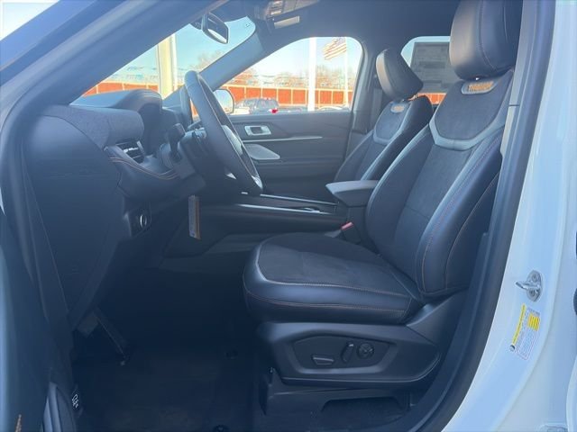 New 2026 Star White Metallic Tri-Coat Ford Tremor® image 21