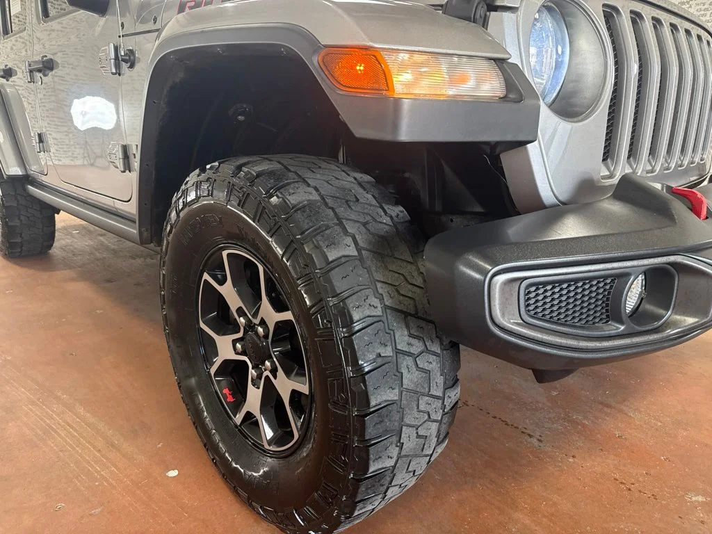 Used 2019 Billet Silver Metallic Clearcoat Jeep Unlimited Rubicon image 9