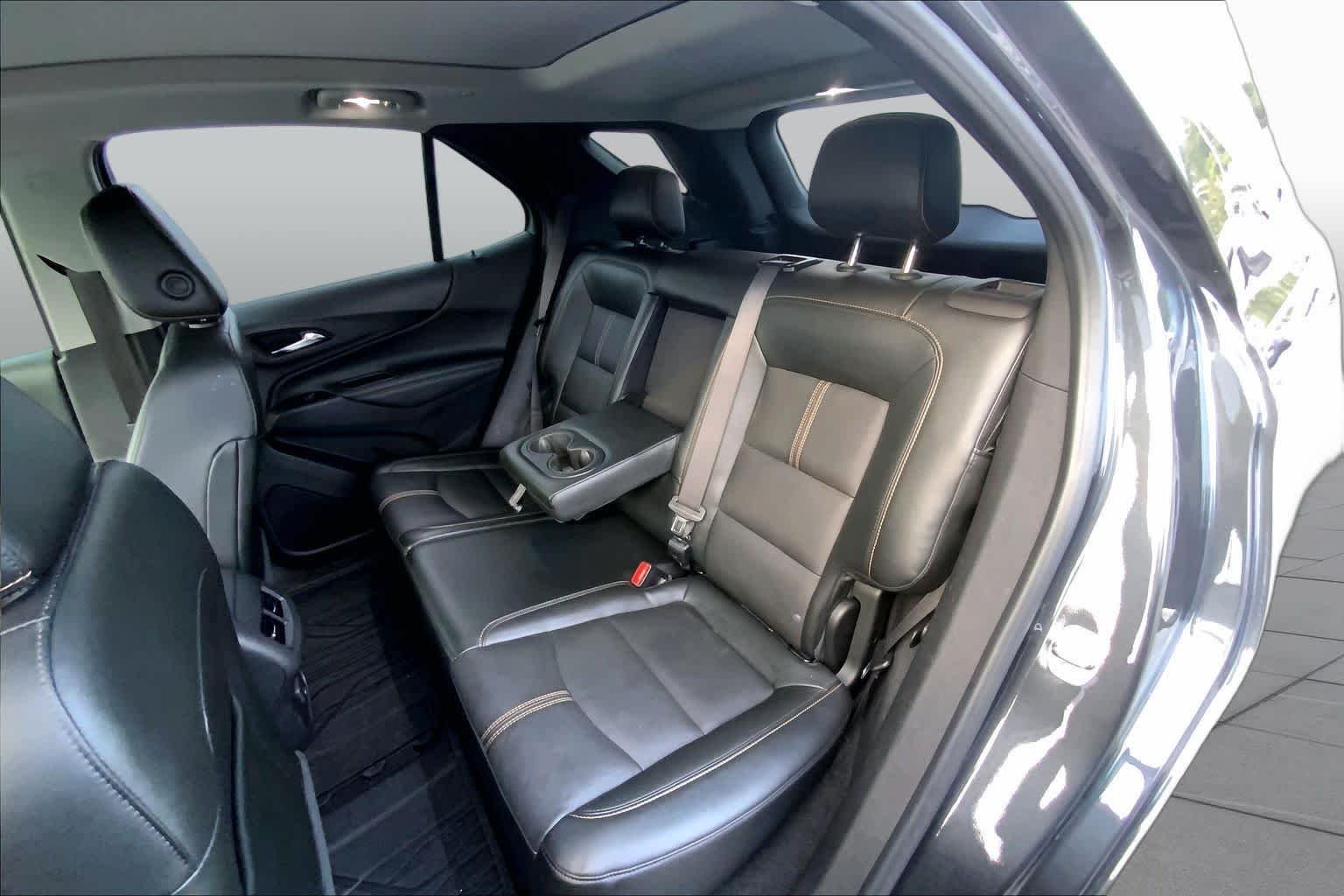 Used 2022 Iron Gray Metallic Chevrolet Premier image 18