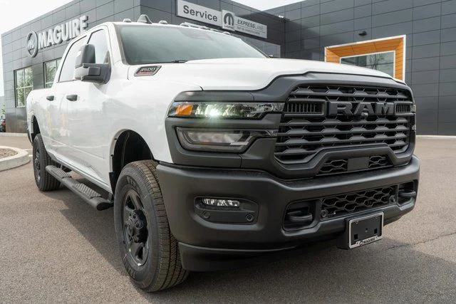 New 2026 Bright White Clear-Coat Exterior Paint RAM Tradesman image 4