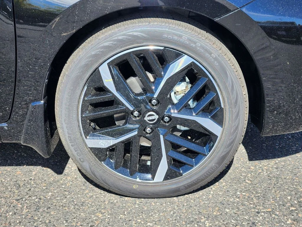 2025 Nissan Versa Sedan SR - Photo 9