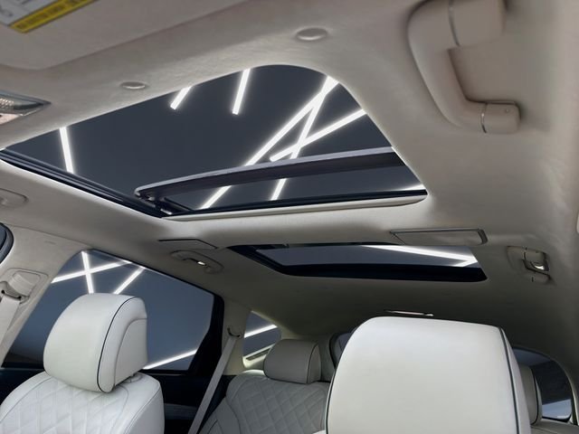 Used 2025 White Genesis 3.5T Prestige image 16