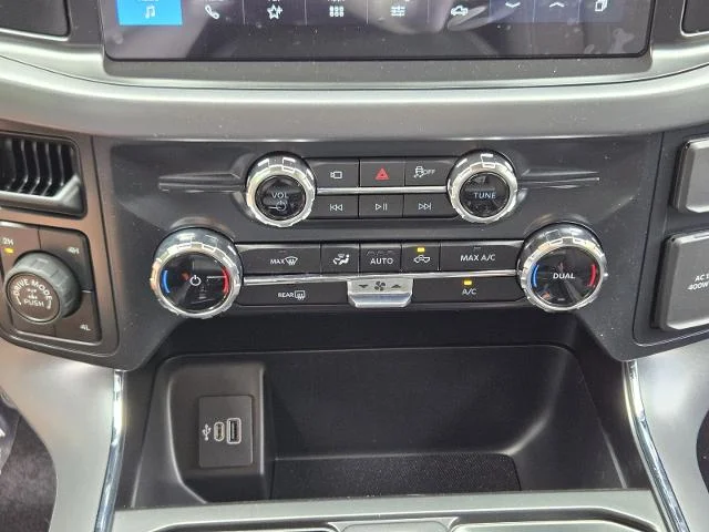 New 2026 Oxford White Ford XLT image 33