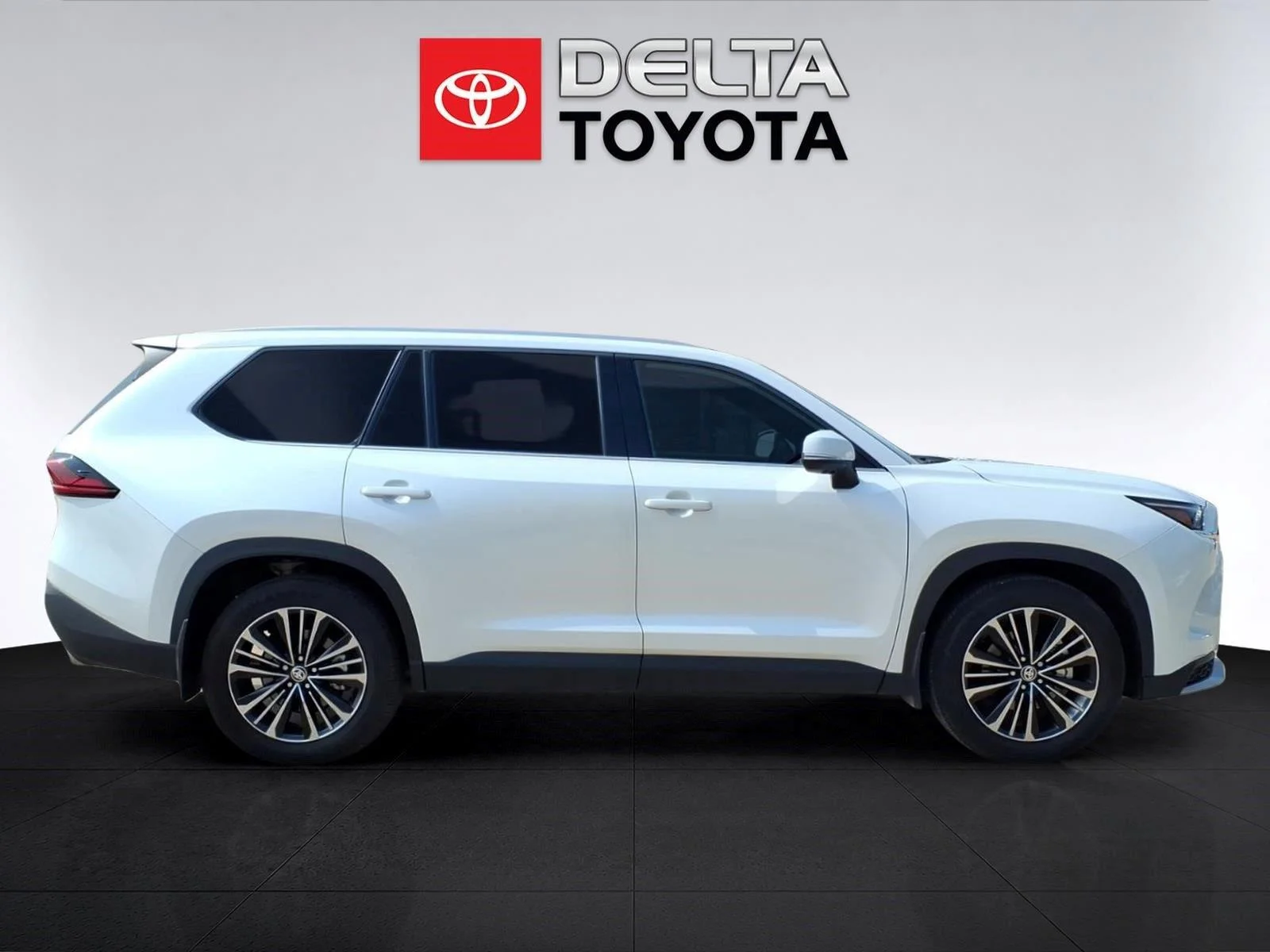 Used 2026 Wind Chill Pearl Toyota MAX Platinum image 6