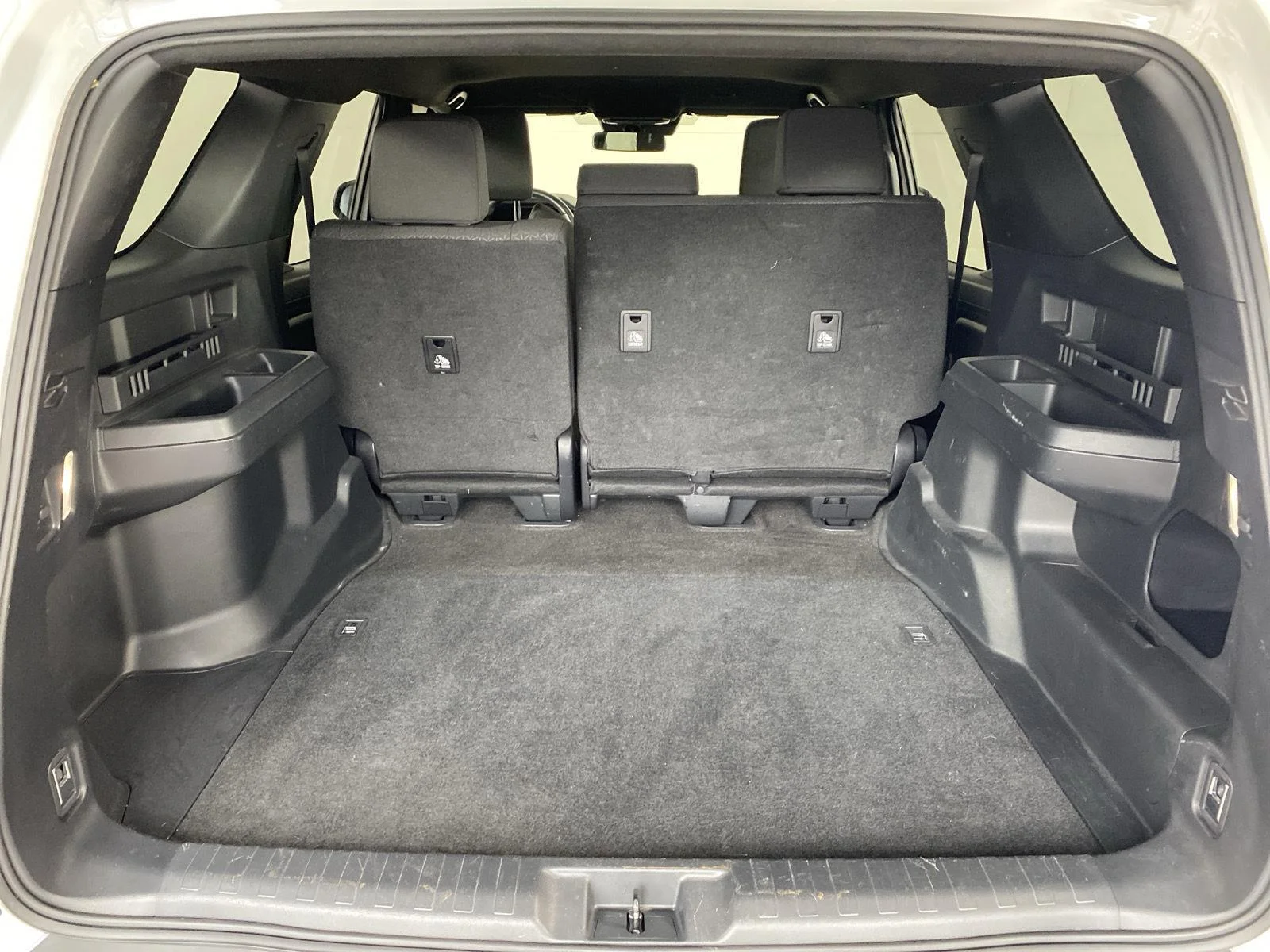 Used 2025 Ice Cap Toyota SR5 image 9