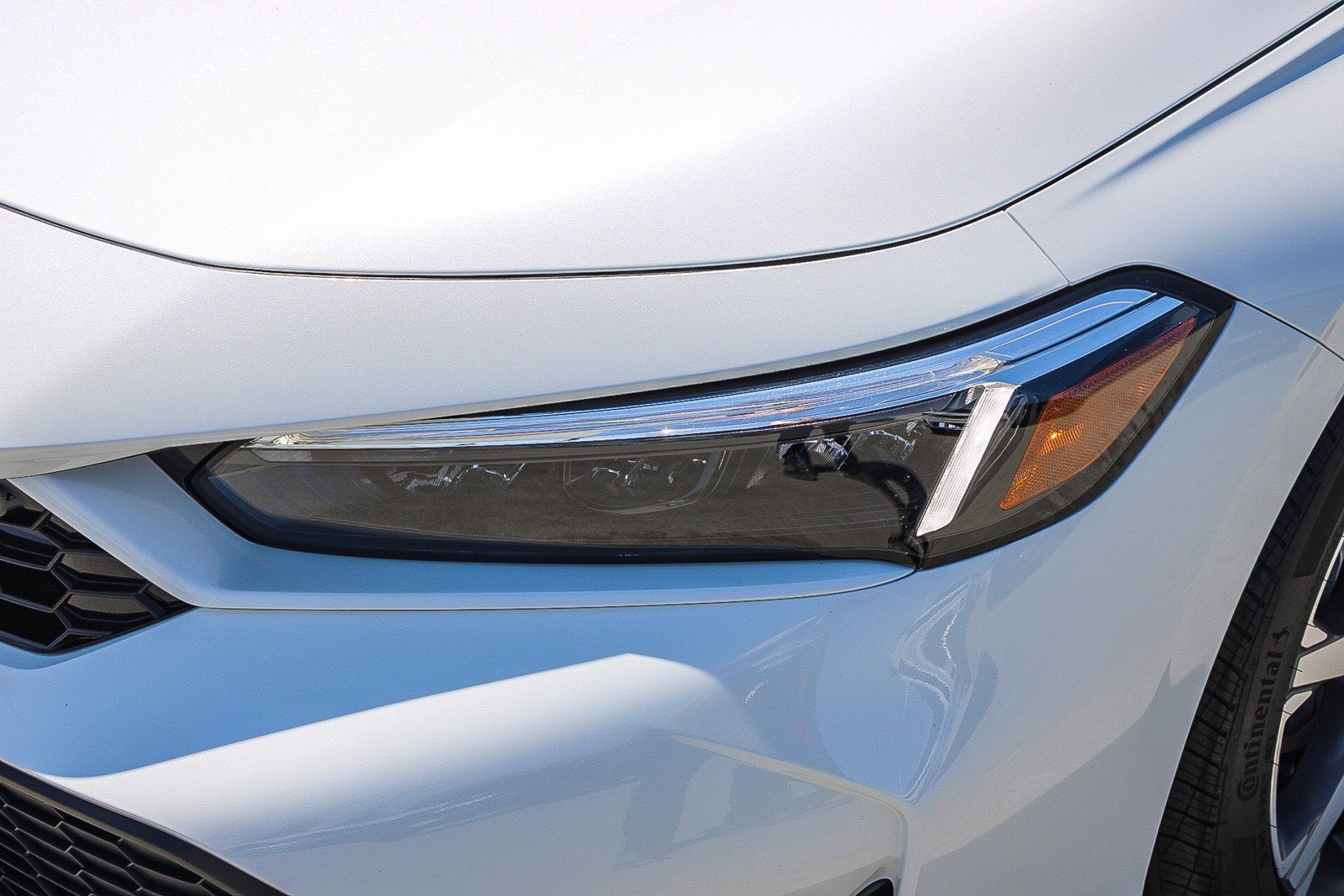 New 2026 Platinum White Pearl Honda Sport Touring image 4