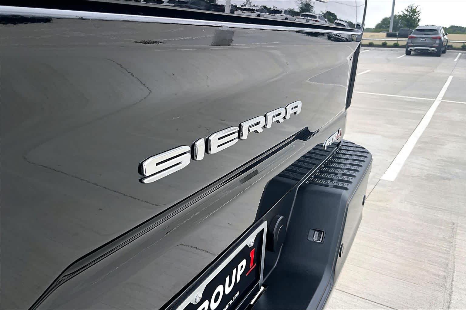 Used 2024 Onyx Black GMC AT4 image 28