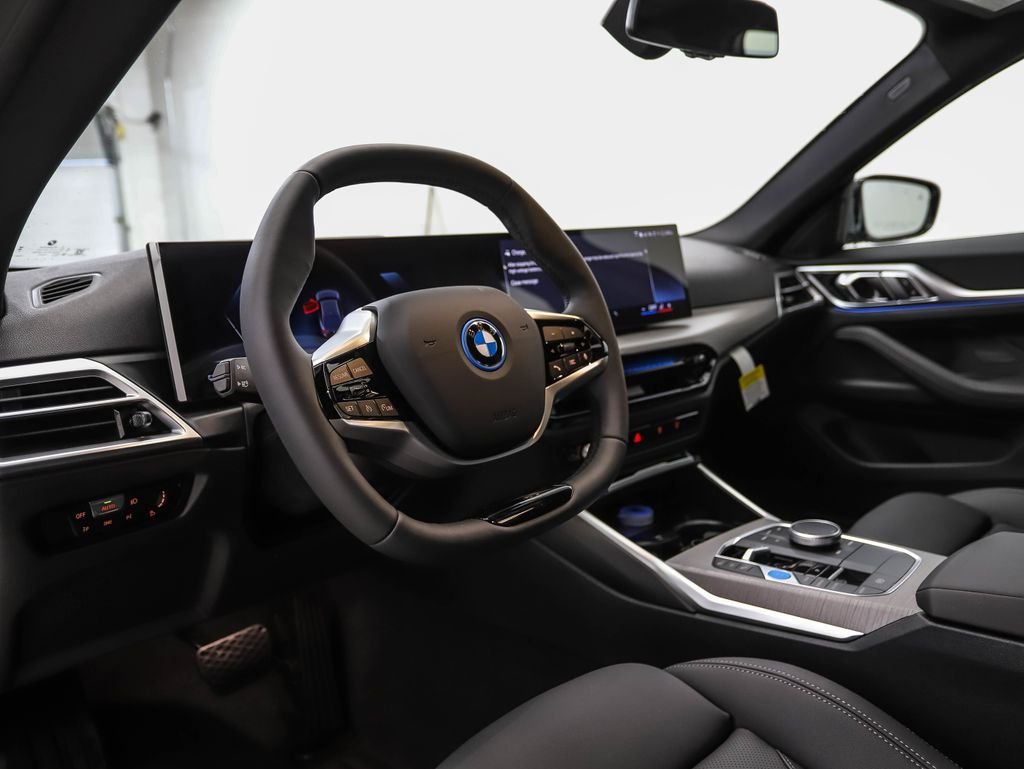 2025 BMW i4 40 - Photo 9