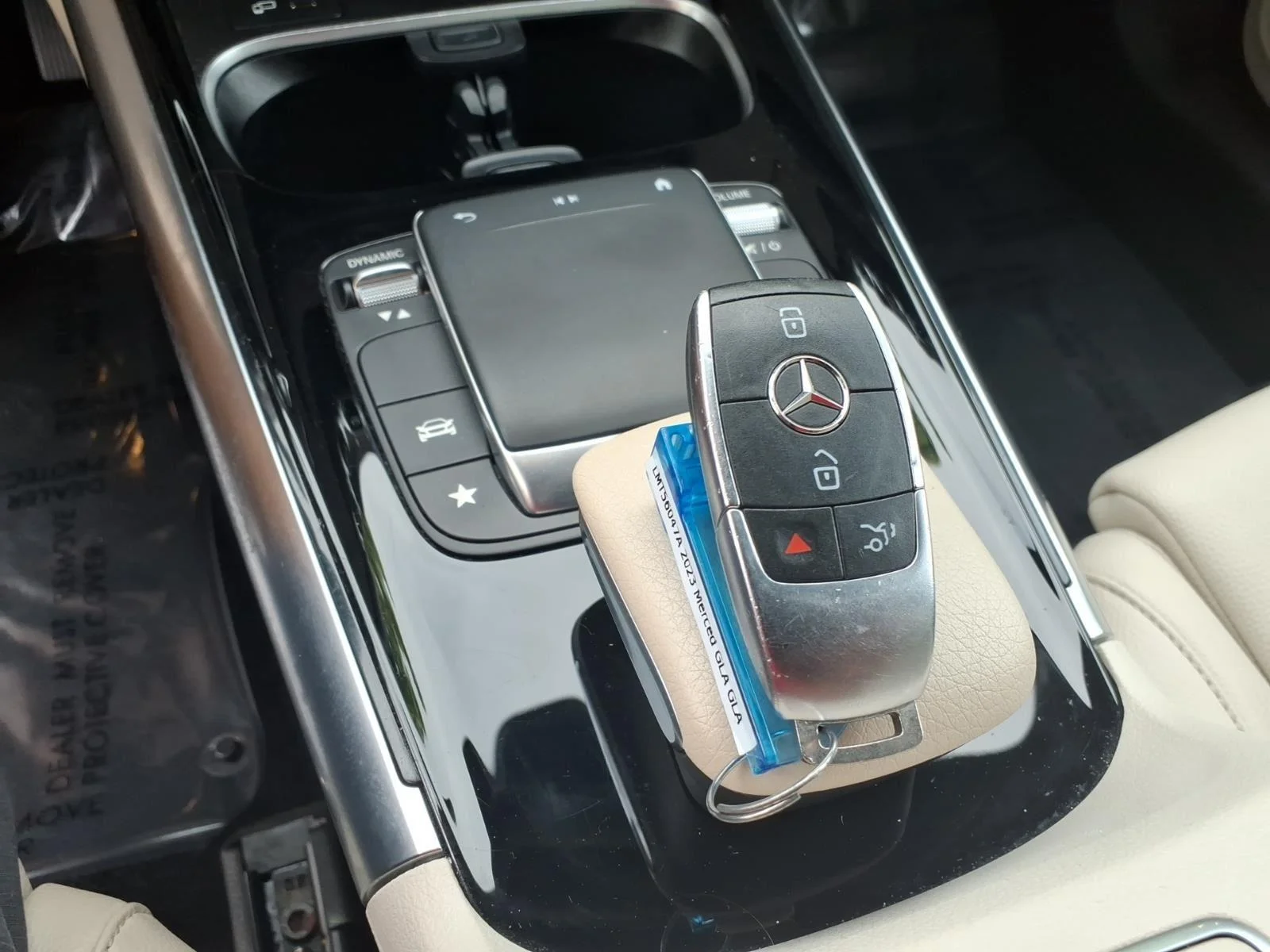 Used 2023 Polar White Mercedes-Benz GLA 250 image 30