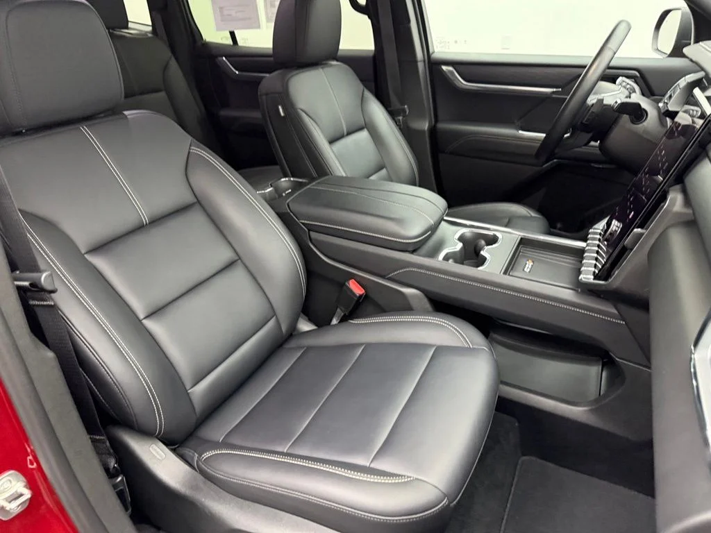 Used 2024 Red GMC Elevation image 34