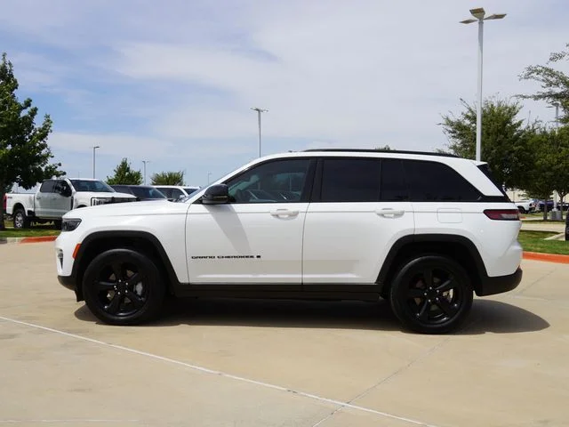 Certified Used 2024 White Jeep Limited image 5