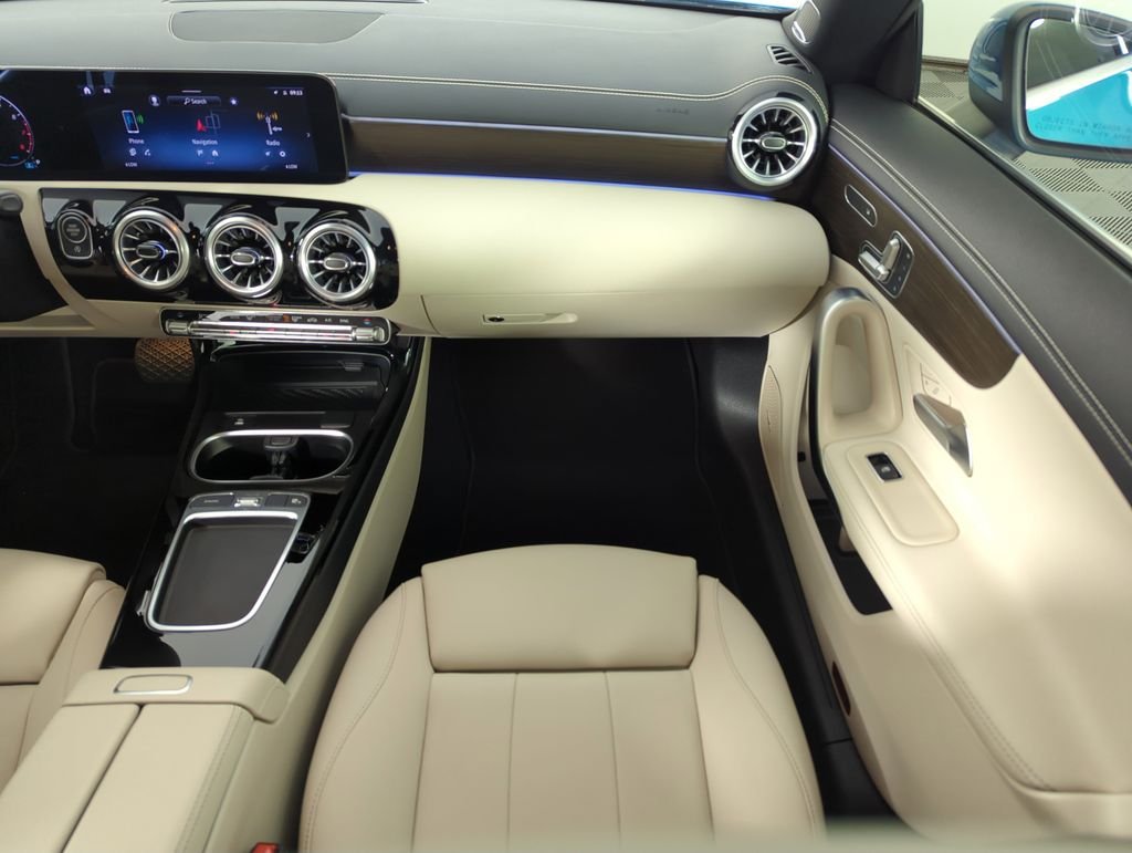 Used 2025  Mercedes-Benz CLA 250 image 16