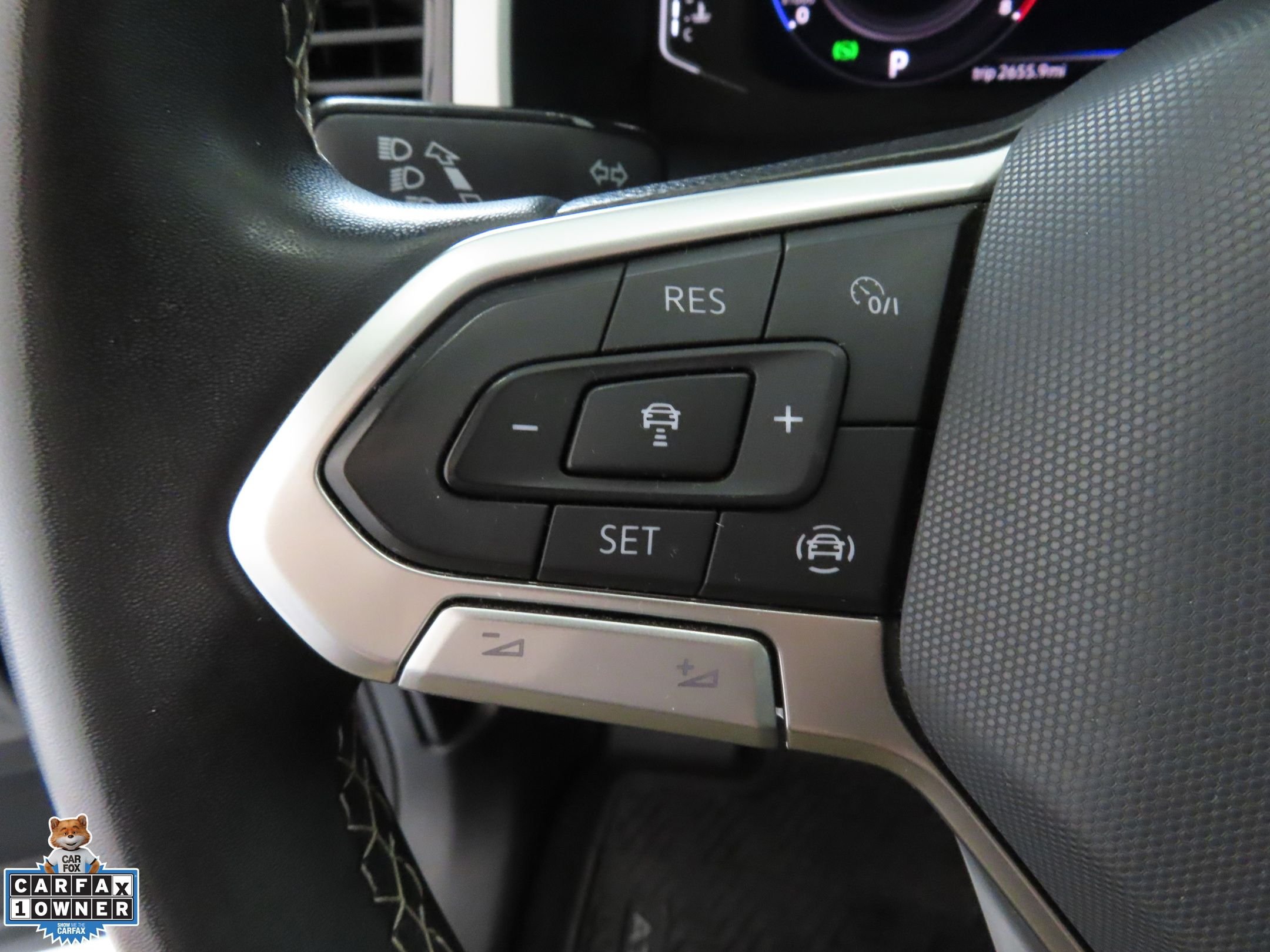 Used 2022 Black Volkswagen 2.0T SE w/Technology image 14