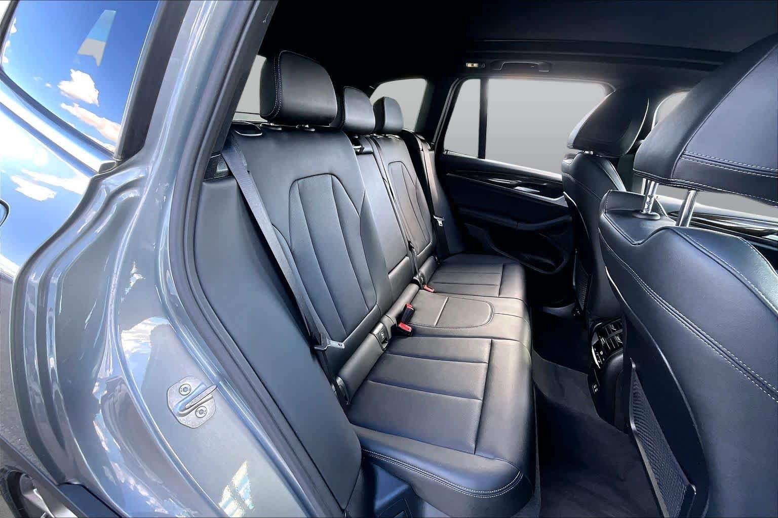 Used 2024 Skyscraper Grey Metallic BMW sDrive30i image 19