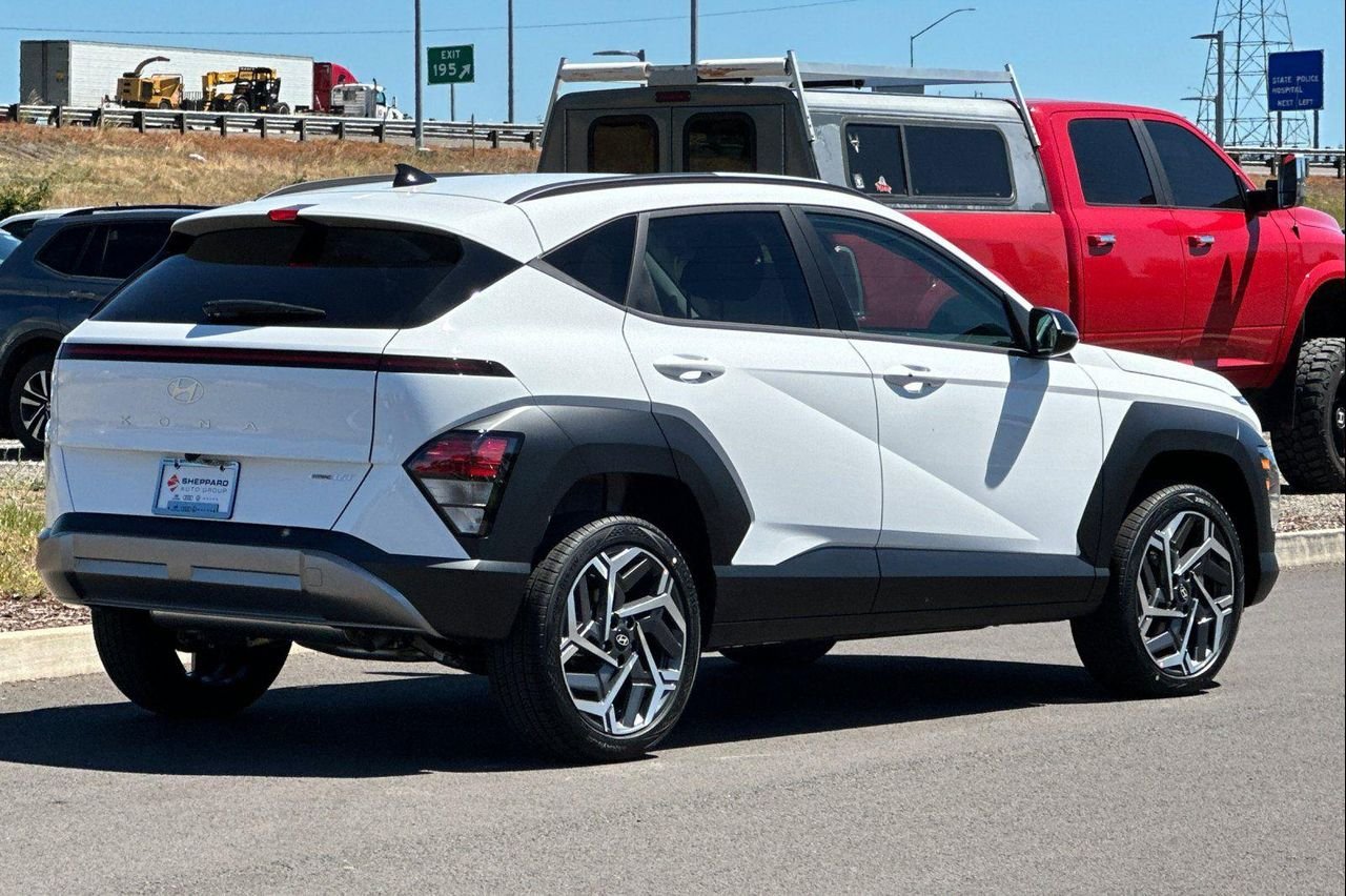 New 2026 White Hyundai SEL Premium AWD image 3