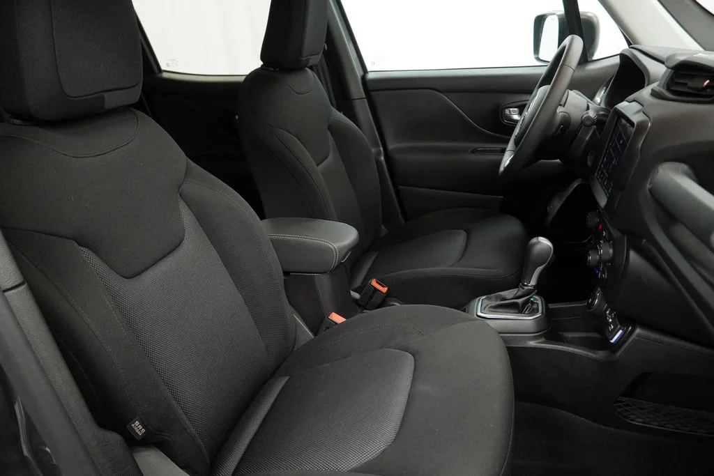 Used 2023 Gray Jeep Latitude image 47