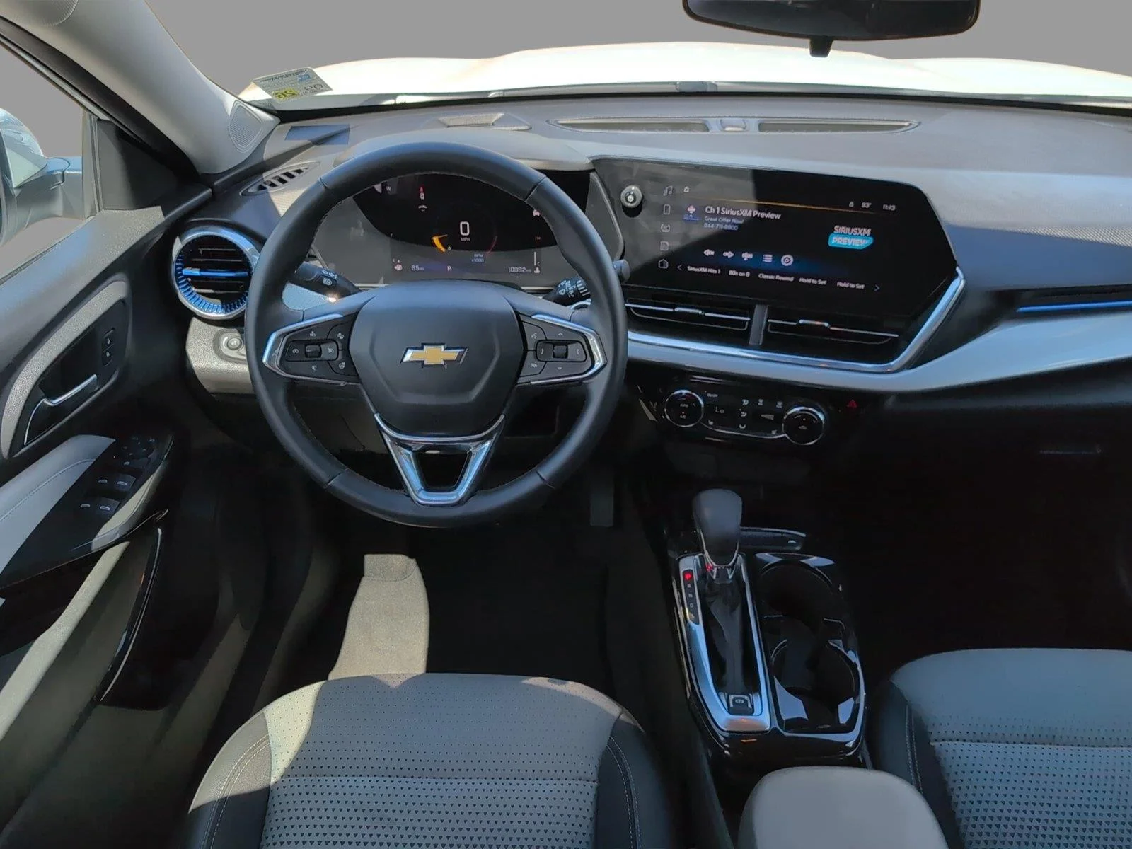 Used 2025 Summit White Chevrolet LT image 20