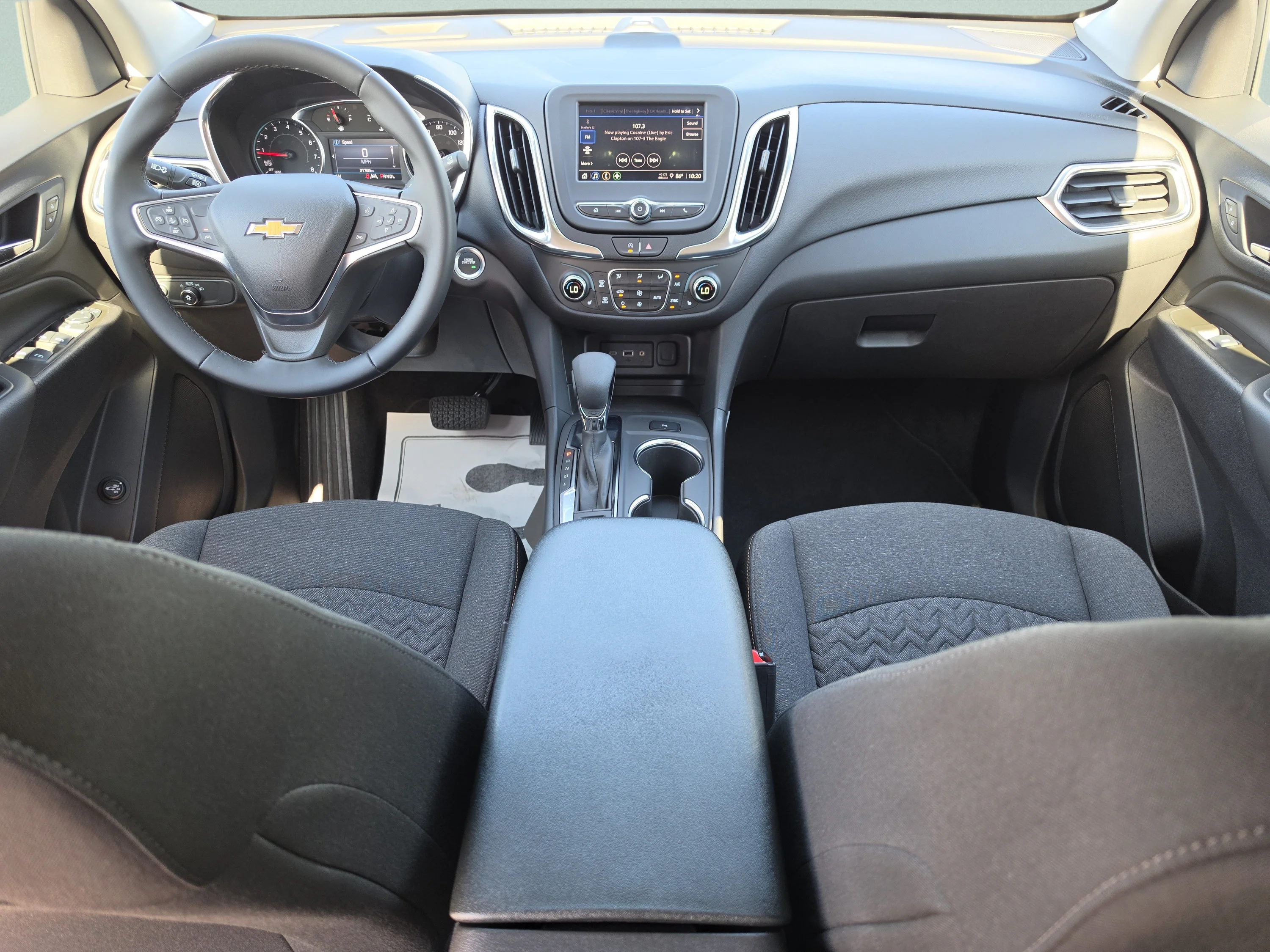 Used 2024 Summit White Chevrolet LT image 19