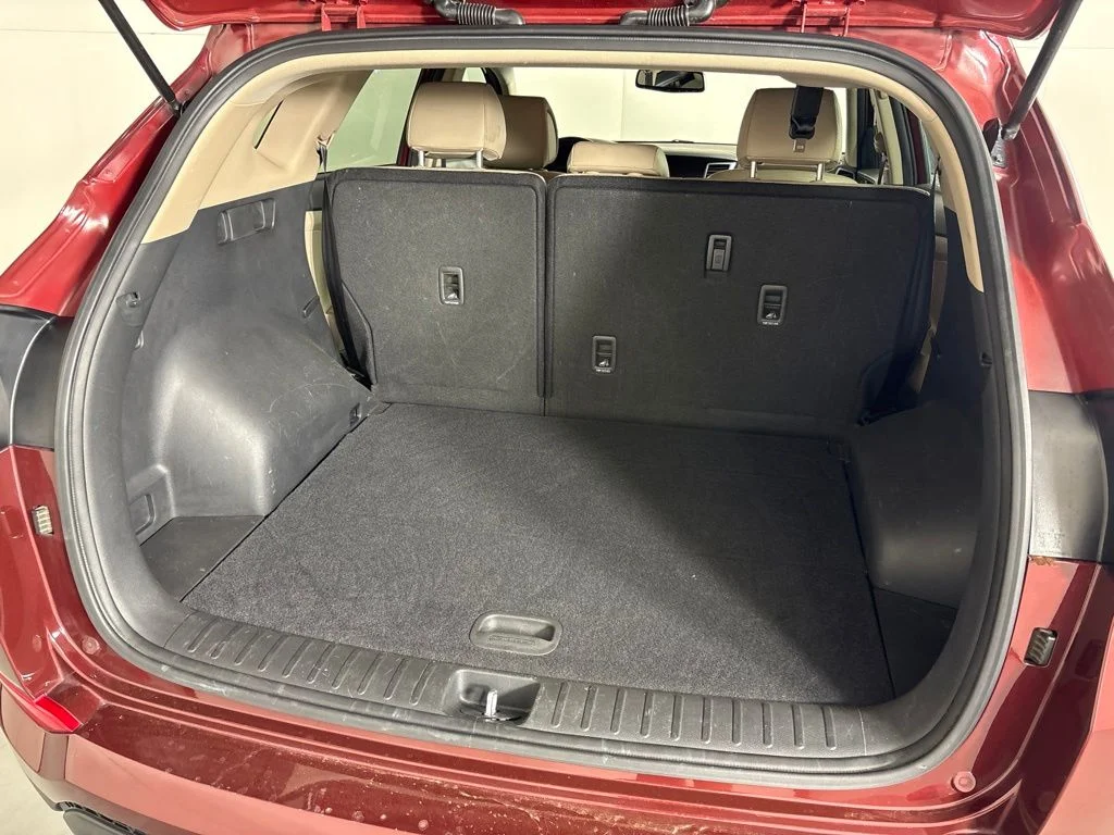 Used 2018 Red Hyundai SEL Plus image 23