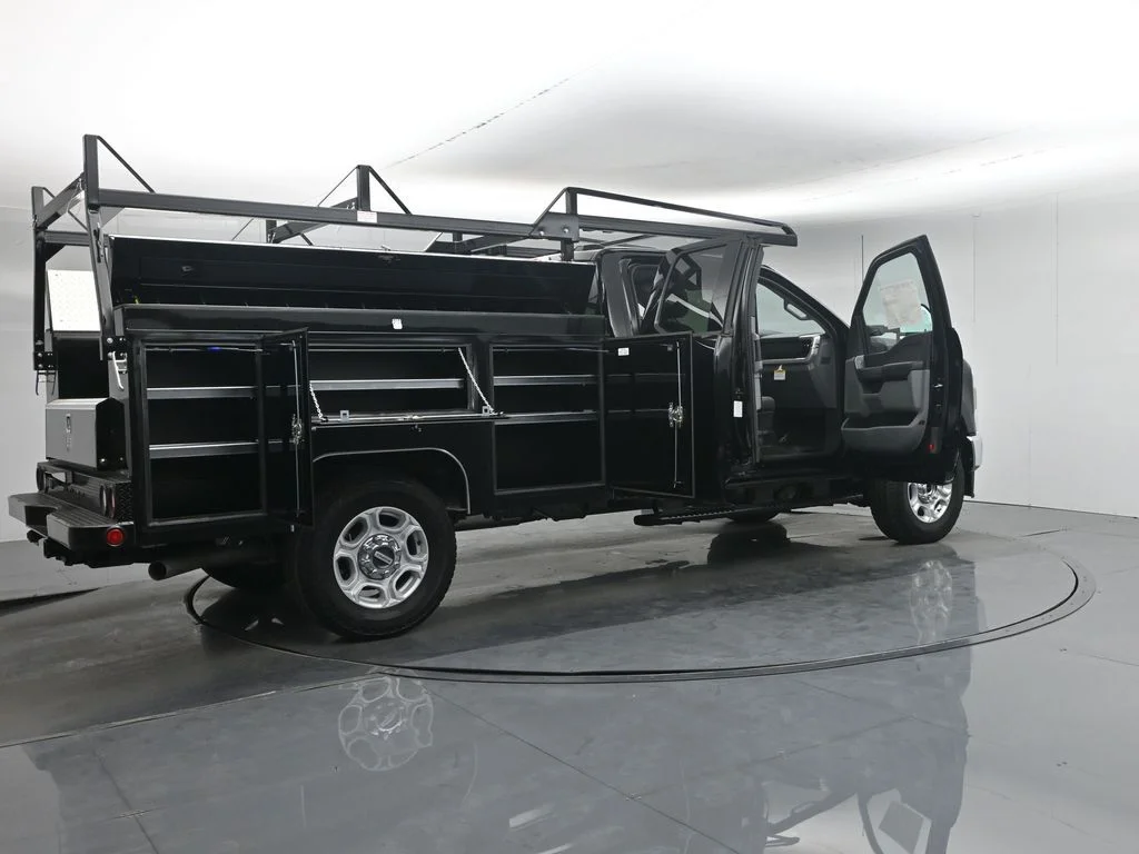 New 2026 Black Ford XLT image 4
