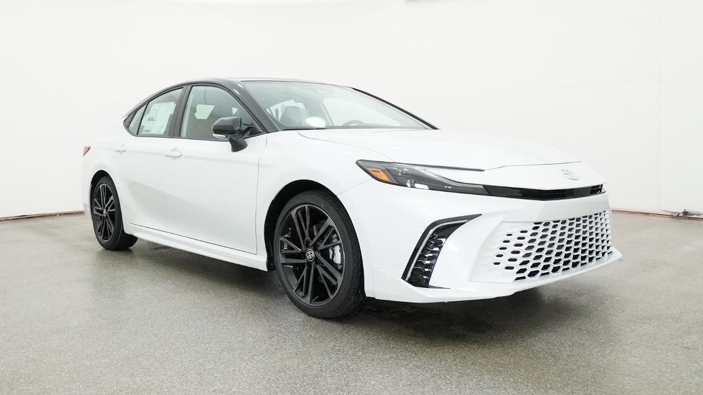 New 2026 Wind Chill Pearl with Midnight Black Metallic roof Toyota XSE image 9