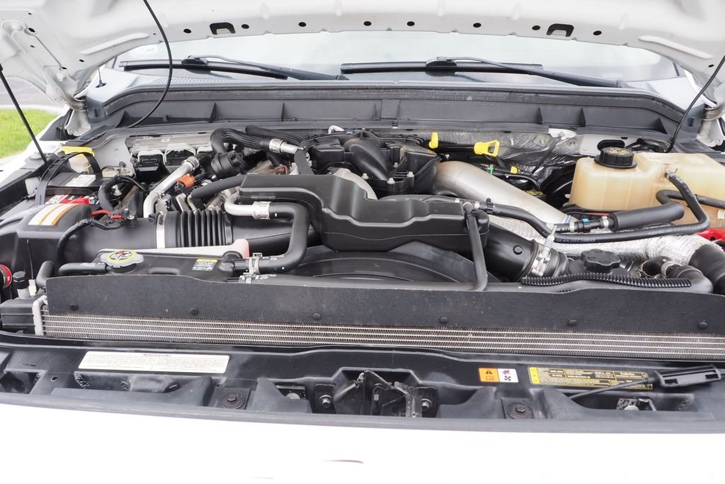 Used 2012 White Ford Lariat image 11